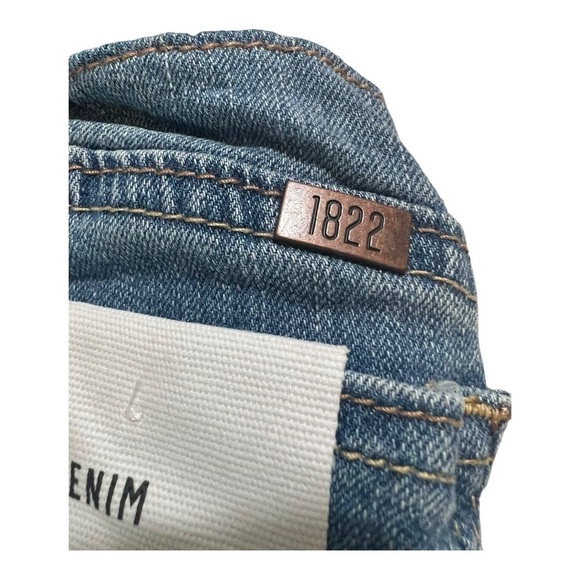 Leora 1822 Denim Rolled Cuff Distressed Maternity Denim Shorts Medium Wash - Picture 8 of 14